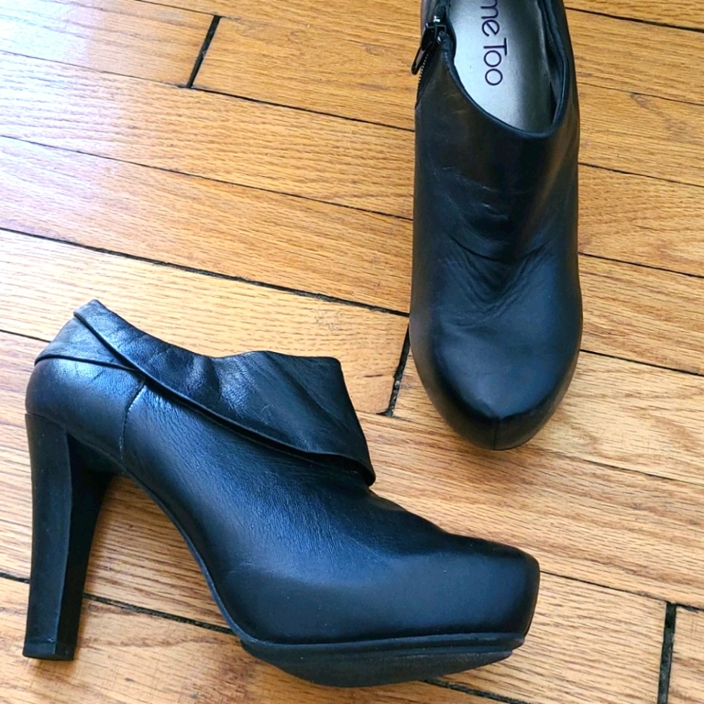 Black leather Me Too platform booties